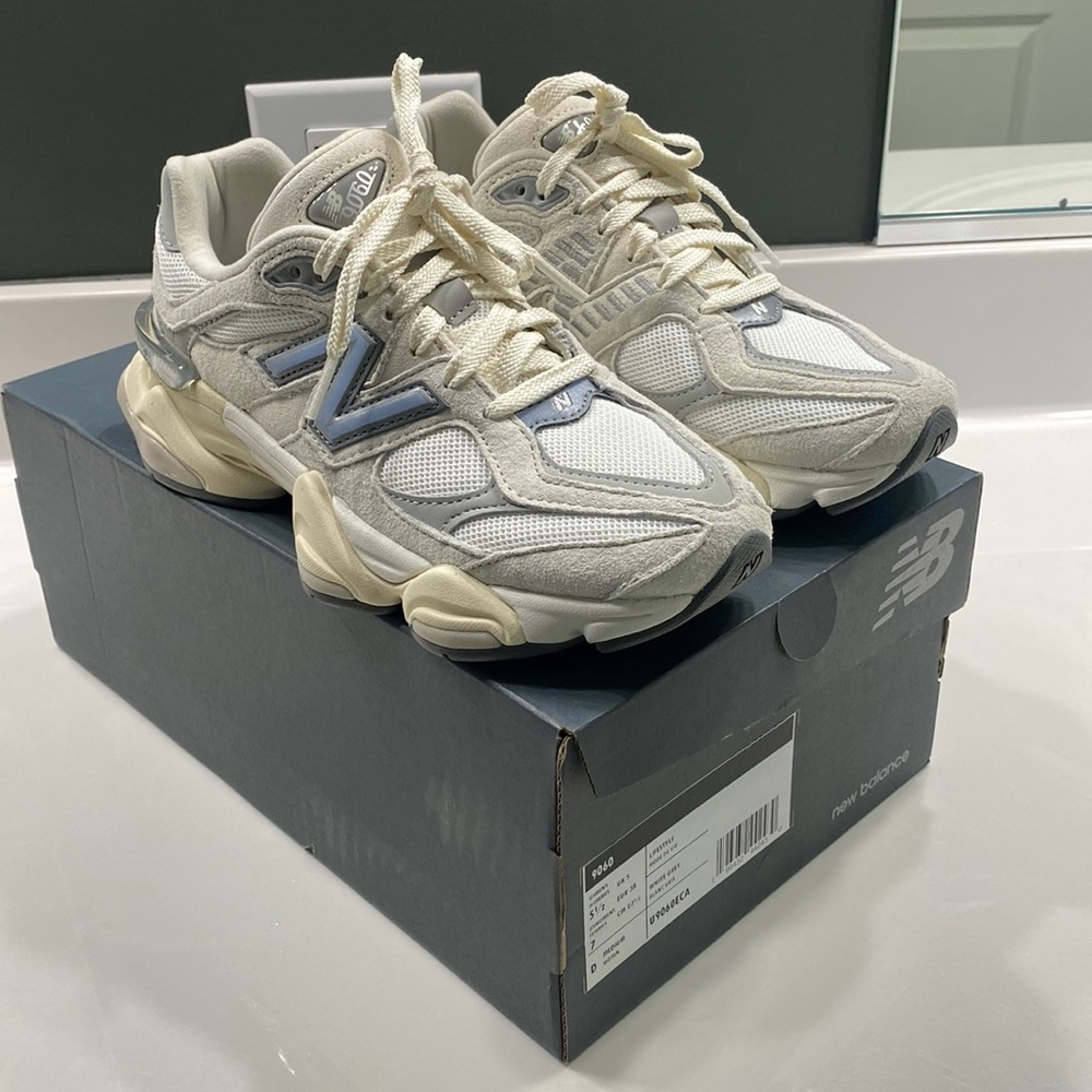 9060 New balance brand new